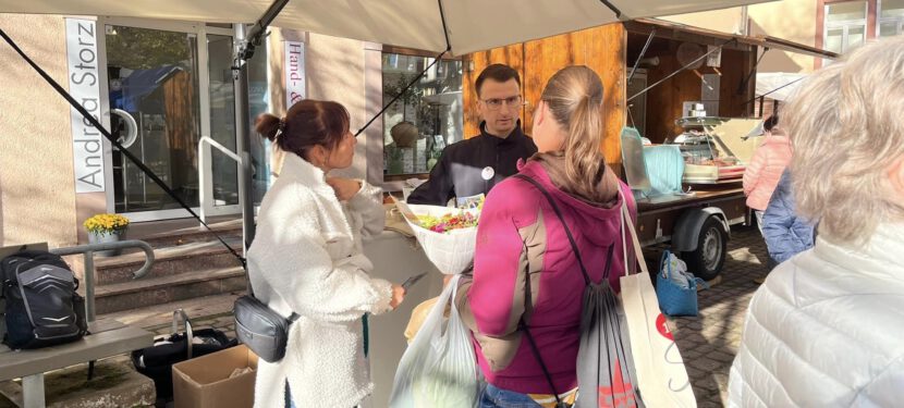 Bei bestem Wetter auf dem Bauernmarkt