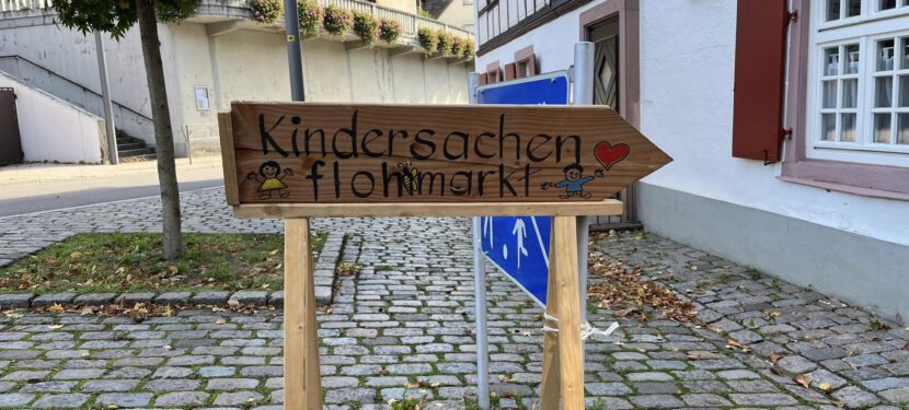 Großes Lob für den Kindersachen-Flohmarkt